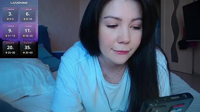 Snapshot of AlexaCruze chatting on March 9, 2025, 12:42 pm AlexaCruze online show from March 9, 2025, 12:42 pm