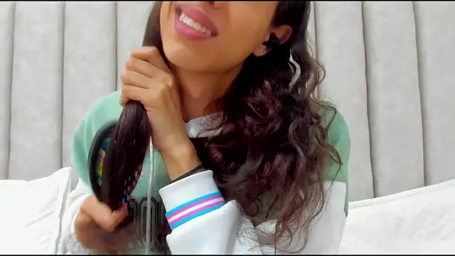 Snapshot of FreyaMoller chatting on December 18, 2025, 1:59 pm FreyaMoller online show from December 18, 2025, 1:59 pm