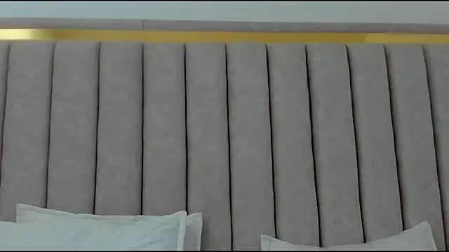 Snapshot of FreyaMoller chatting on December 4, 2025, 1:21 pm FreyaMoller online show from December 4, 2025, 1:21 pm