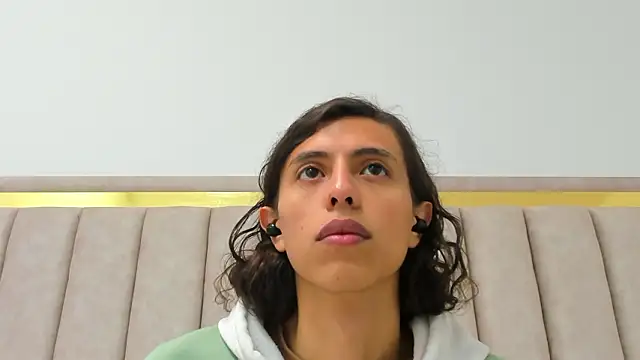 FreyaMoller online show from March 13, 2026, 6:13 pm