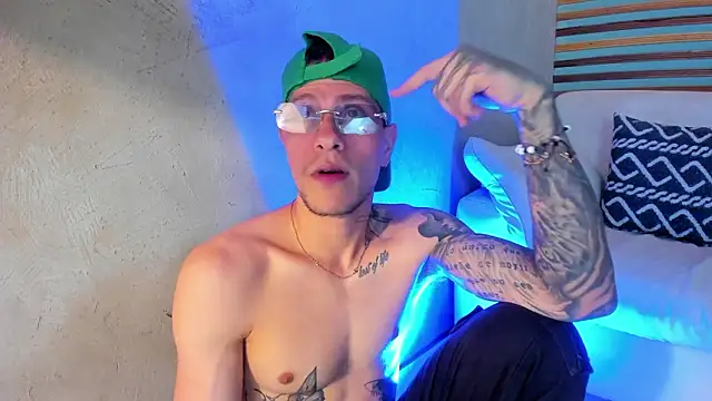 Snapshot of french_sexx chatting on February 17, 2026, 7:11 pm french sexx online show from February 17, 2026, 7:11 pm