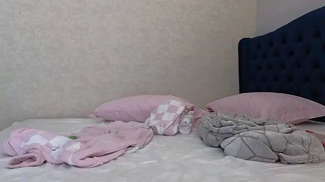 Snapshot of kimmie_meow chatting on February 14, 2025, 10:14 pm kimmie meow online show from February 14, 2025, 10:14 pm
