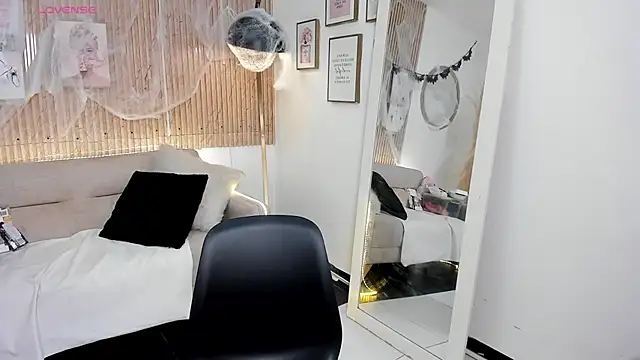 Snapshot of RACHEL_EV chatting on October 12, 2025, 7:21 am RACHEL EV online show from October 12, 2025, 7:21 am