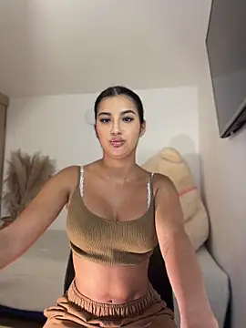 Kimm khalifa online show from April 14, 2026, 1:54 am