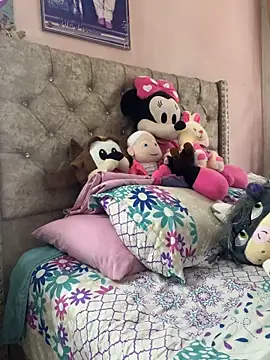 Milk chloe online show from March 28, 2026, 6:53 pm