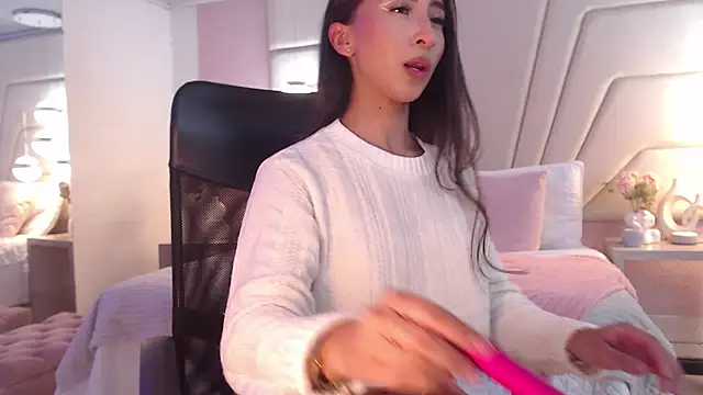 Riley  x online show from December 16, 2024, 6:21 am