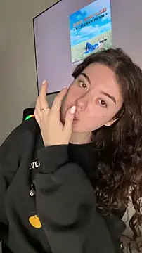 Kimi Ass online show from December 4, 2025, 10:58 am