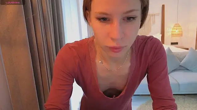 Elis Fox online show from December 20, 2025, 11:07 pm