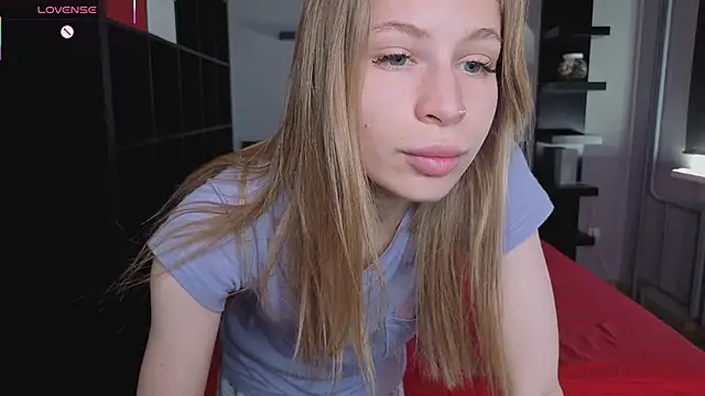 Snapshot of Elis_Fox chatting on May 24, 2026, 8:03 am Elis Fox online show from May 24, 2026, 8:03 am