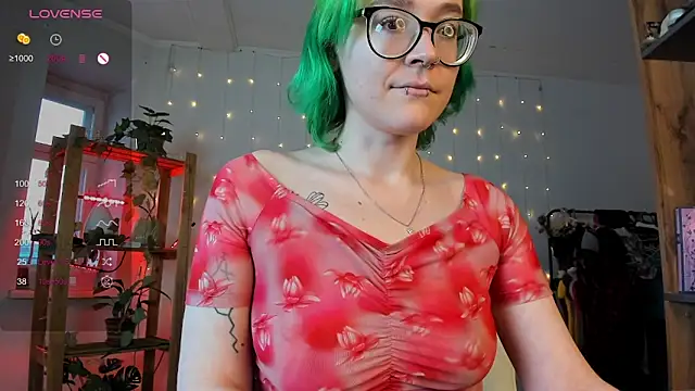 alisahug online show from March 4, 2025, 7:41 am