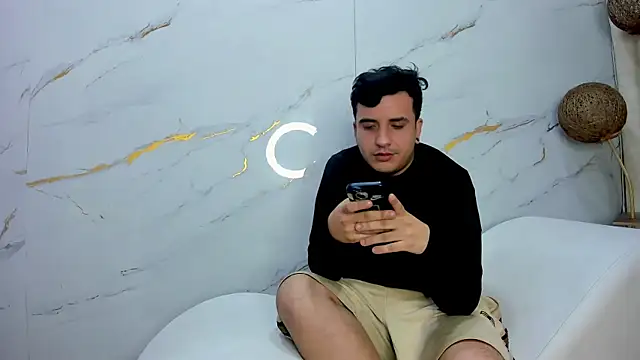 SlimLoves online show from February 16, 2026, 7:51 am