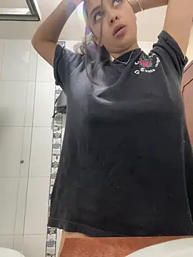 Snapshot of gabyaridi chatting on February 8, 2026, 3:21 pm gabyaridi online show from February 8, 2026, 3:21 pm