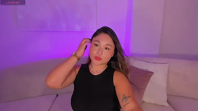 Snapshot of SamanthaConnor_ chatting on March 4, 2025, 8:05 pm SamanthaConnor online show from March 4, 2025, 8:05 pm