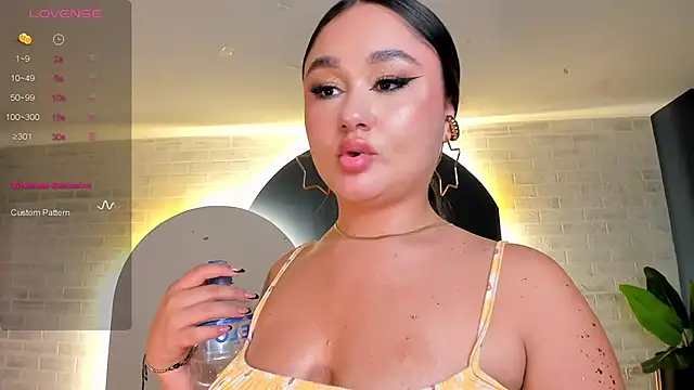 Snapshot of SamanthaConnor_ chatting on March 20, 2025, 7:14 pm SamanthaConnor online show from March 20, 2025, 7:14 pm
