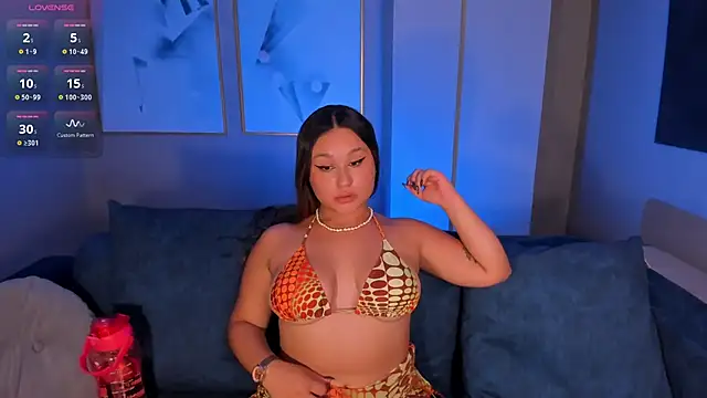 Snapshot of SamanthaConnor_ chatting on February 24, 2025, 10:14 pm SamanthaConnor online show from February 24, 2025, 10:14 pm