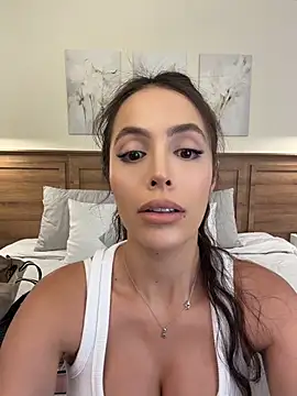 Snapshot of Amber_Rush_ chatting on May 19, 2026, 10:50 pm Amber Rush online show from May 19, 2026, 10:50 pm