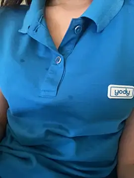 Tuongvy05 online show from November 15, 2025, 8:40 am