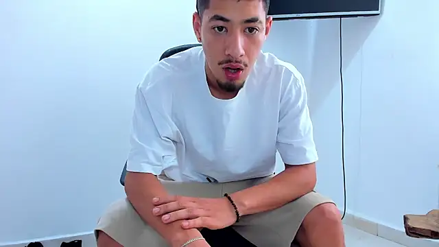 Chandler ken online show from May 7, 2026, 11:46 am