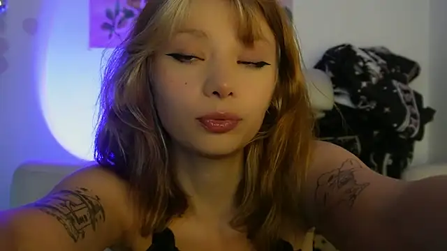 ari kat online show from May 22, 2026, 7:23 pm