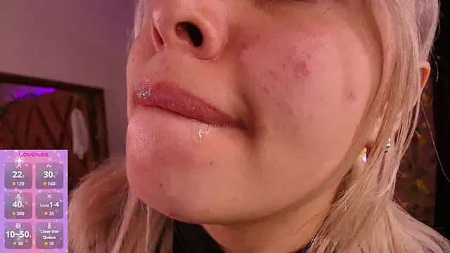 Snapshot of Haelycute chatting on October 24, 2025, 10:14 am Haelycute online show from October 24, 2025, 10:14 am