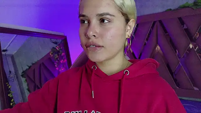 Haelycute online show from February 1, 2026, 11:52 am