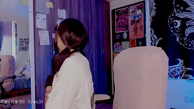 Snapshot of melissahowl chatting on October 9, 2025, 1:00 pm melissahowl online show from October 9, 2025, 1:00 pm