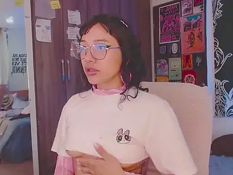 Snapshot of melissahowl chatting on November 5, 2025, 1:31 am melissahowl online show from November 5, 2025, 1:31 am