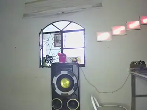 Snapshot of animecross chatting on December 18, 2024, 8:47 pm animecross online show from December 18, 2024, 8:47 pm