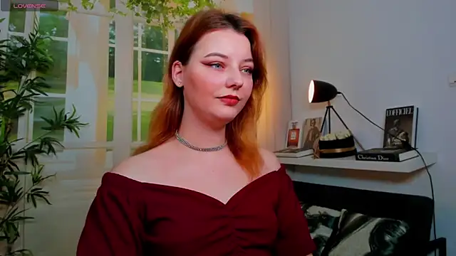 Snapshot of pretty_little_thing chatting on November 12, 2025, 2:43 pm pretty little thing online show from November 12, 2025, 2:43 pm