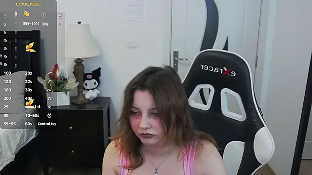 pretty little thing online show from March 20, 2026, 7:48 pm