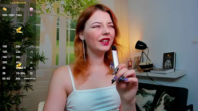 Snapshot of pretty_little_thing chatting on October 25, 2025, 4:40 pm pretty little thing online show from October 25, 2025, 4:40 pm