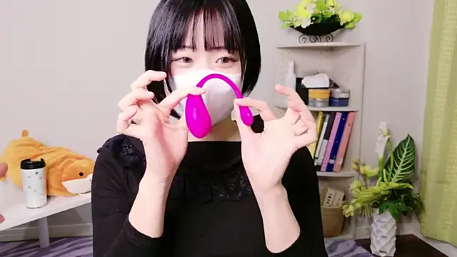 Mia--meow online show from December 7, 2024, 3:36 pm