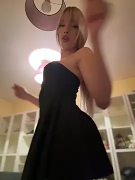 Snapshot of Carlita_cute chatting on February 6, 2026, 8:49 pm Carlita cute online show from February 6, 2026, 8:49 pm