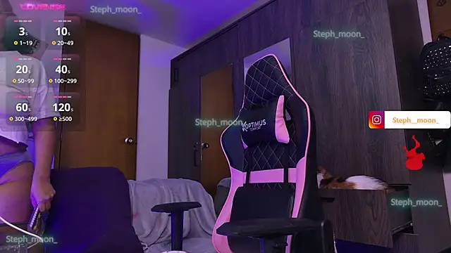 Steph moon  online show from December 18, 2024, 12:32 am