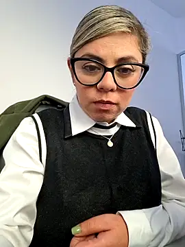 Cata Office-12 online show from December 1, 2025, 3:57 pm