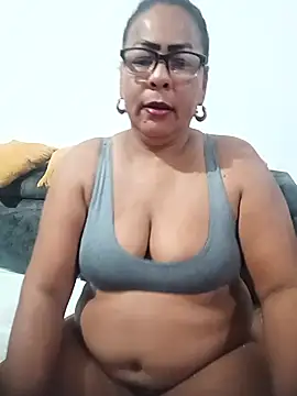 Afroditabichota online show from November 4, 2025, 7:56 am