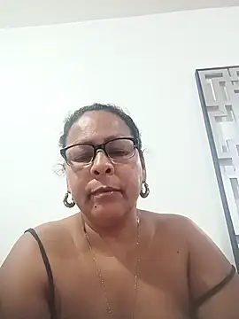 Afroditabichota online show from November 16, 2025, 1:21 am