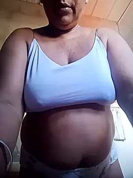 Afroditabichota online show from October 26, 2025, 3:56 pm