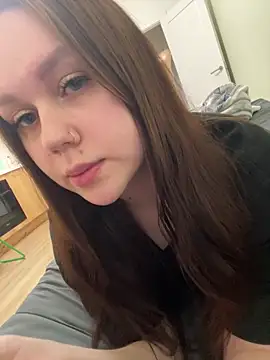 Snapshot of Marylallka5 chatting on October 6, 2025, 5:52 am Marylallka5 online show from October 6, 2025, 5:52 am
