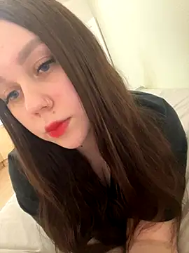 Snapshot of Marylallka5 chatting on October 16, 2025, 6:54 am Marylallka5 online show from October 16, 2025, 6:54 am