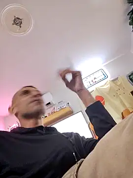 Gillygilly76 online show from October 29, 2025, 2:21 am