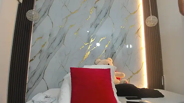  cannabitch online show from February 6, 2026, 10:06 pm