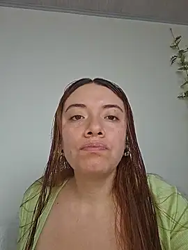 Snapshot of valery_mora chatting on October 9, 2025, 5:13 pm valery mora online show from October 9, 2025, 5:13 pm