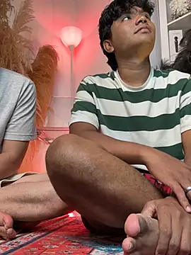 Snapshot of _Ottis_ chatting on February 24, 2026, 2:45 am Ottis online show from February 24, 2026, 2:45 am