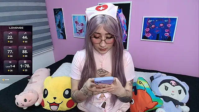 Miwa violet online show from November 17, 2025, 1:09 am