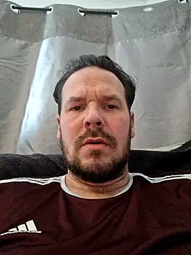 chrisB09 online show from November 28, 2025, 9:37 pm