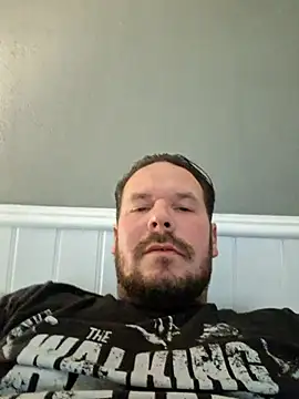 chrisB09 online show from December 2, 2025, 10:33 pm