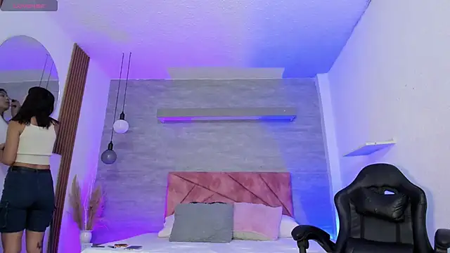 Snapshot of thararouse chatting on November 10, 2025, 12:21 pm thararouse online show from November 10, 2025, 12:21 pm