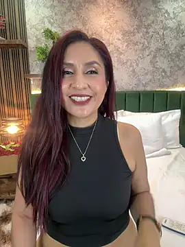 Snapshot of MonicaMoret chatting on July 3, 2026, 12:44 pm MonicaMoret online show from July 3, 2026, 12:44 pm