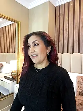 MonicaMoret online show from February 25, 2025, 12:05 pm
